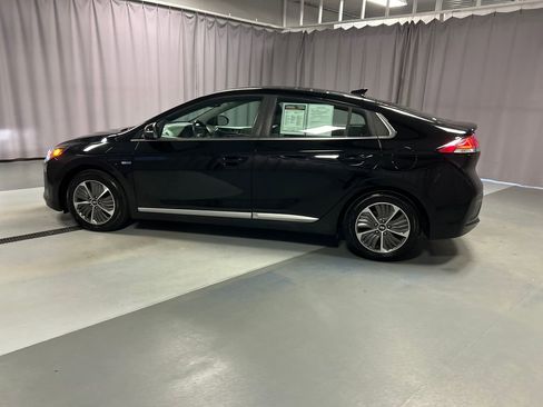 Used 2020 Hyundai Ioniq SEL image 4