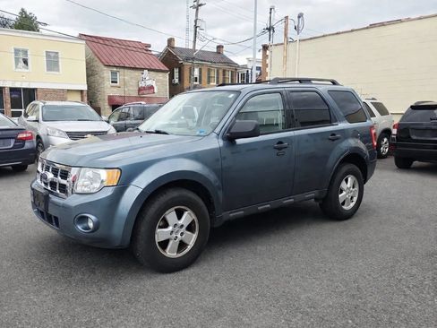 Used 2011 Ford Escape XLT w/ Cargo Pkg image 1
