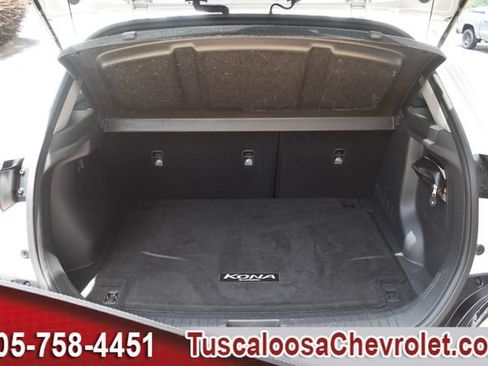 Used 2023 Hyundai Kona SEL w/ Convenience Package FWD image 9