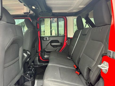 Used 2018 Jeep Wrangler Unlimited Sport S AWD/4WD image 12