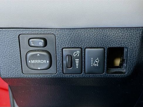 Used 2017 Toyota RAV4 XLE image 11