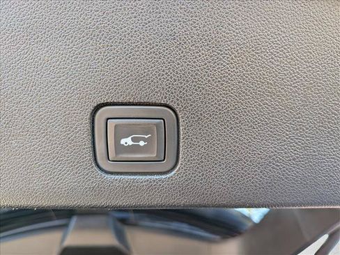 Used 2021 Cadillac XT6 Premium Luxury FWD image 7