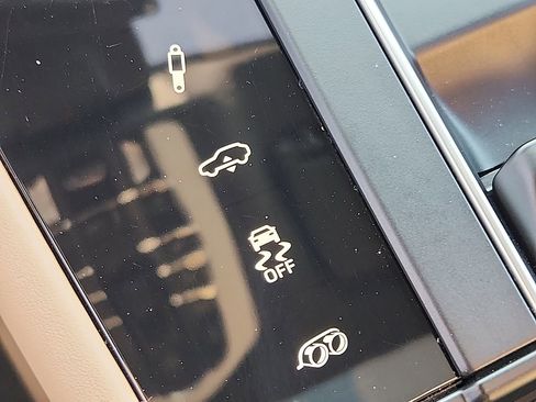 Certified 2024 Porsche Macan GTS image 22