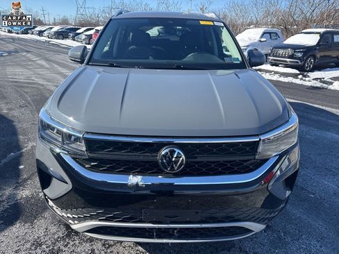 Used 2024 Volkswagen Taos SE w/ Taos Adventure Package image 6