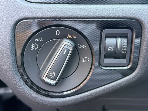 Used 2015 Volkswagen GTI SE w/ Lighting Package (SEL) FWD image 27