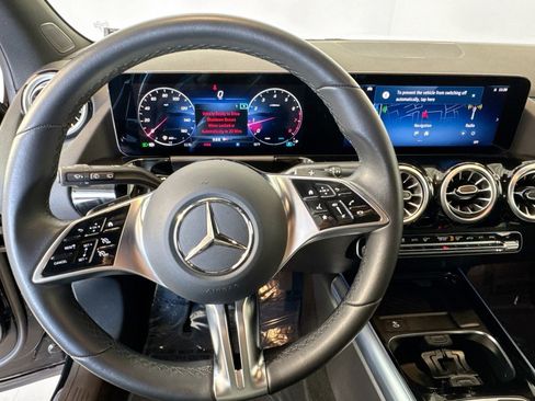 Certified 2025 Mercedes-Benz GLA 250 image 11