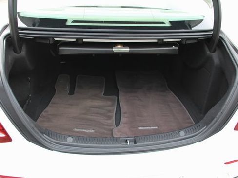 Used 2017 Mercedes-Benz E 300 4MATIC image 34