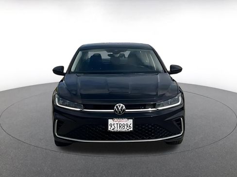 Used 2025 Volkswagen Jetta SE image 8