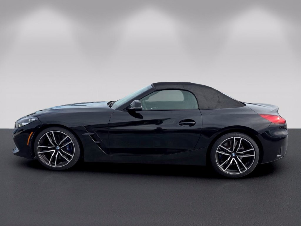 Used 2022 BMW Z4 M40i w/ Driving Assistance Package RWD image 6
