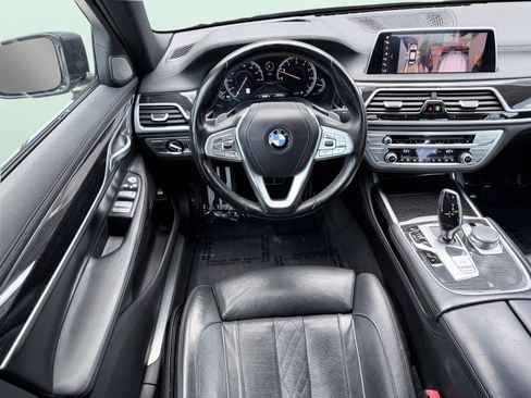 Used 2019 BMW 750i 750i w/ M Sport Package image 34