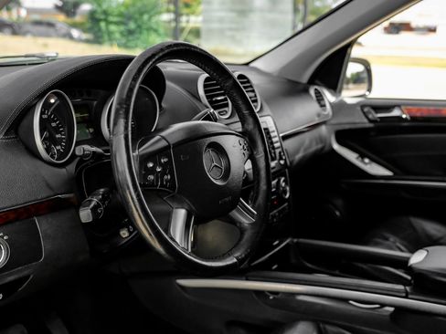 Used 2008 Mercedes-Benz GL 550 4MATIC image 18