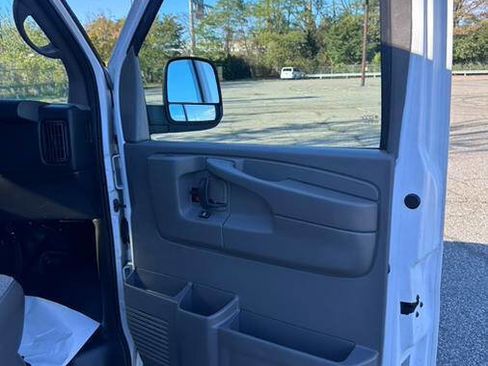 Used 2013 Chevrolet Express 1500 image 23