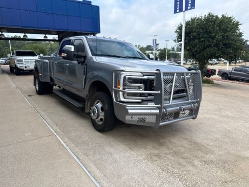 Used 2024 Ford F350 Platinum AWD/4WD image 2