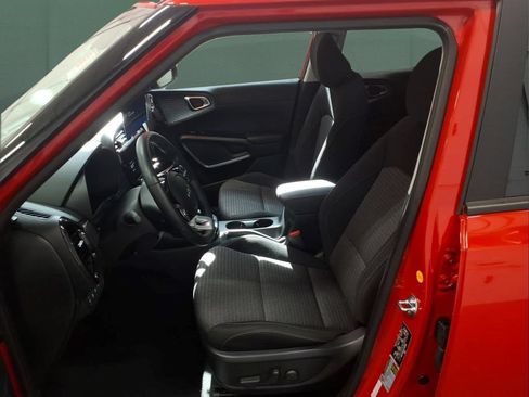 Used 2025 Kia Soul EX FWD image 23