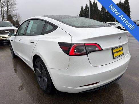 Used 2021 Tesla Model 3 Standard Range Plus image 5