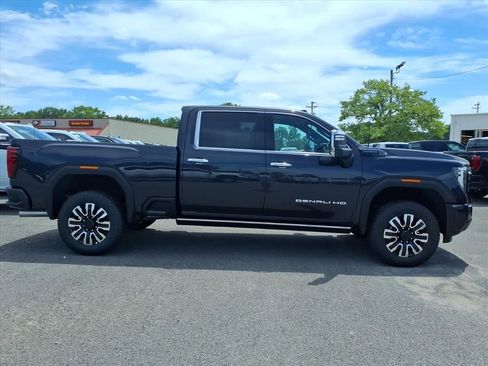 New 2026 GMC Sierra 2500 Denali Ultimate w/ Max Trailering Package AWD/4WD image 8