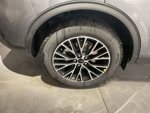 New 2026 Ford Escape SE w/ Class II Trailer Tow Package image 19