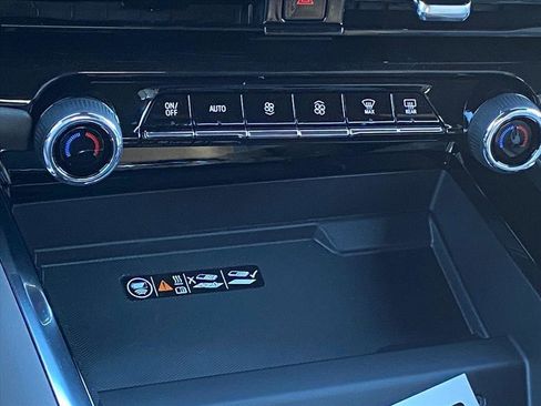 New 2026 Chevrolet Suburban LT image 10