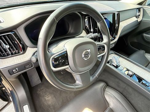 Used 2022 Volvo XC60 B6 Inscription w/ Advanced Package image 12