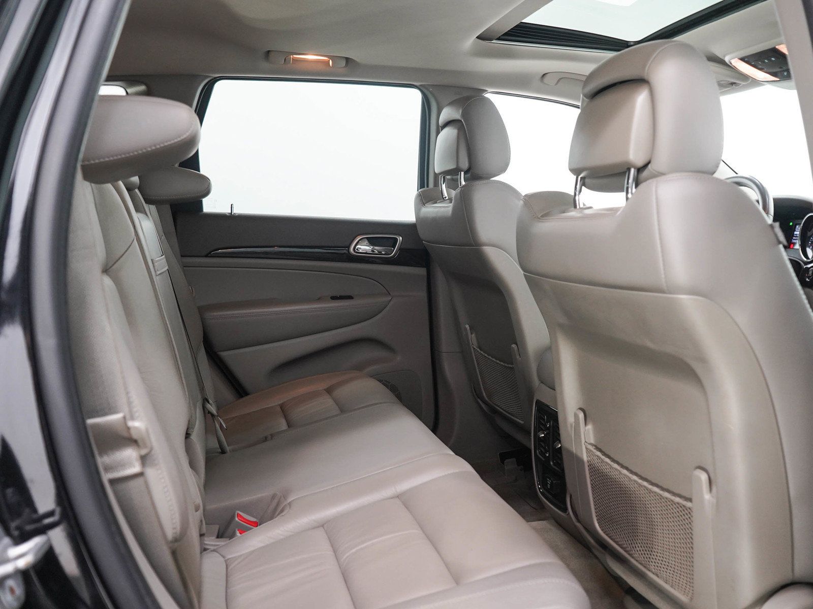 Used 2013 Jeep Grand Cherokee Laredo AWD/4WD image 14