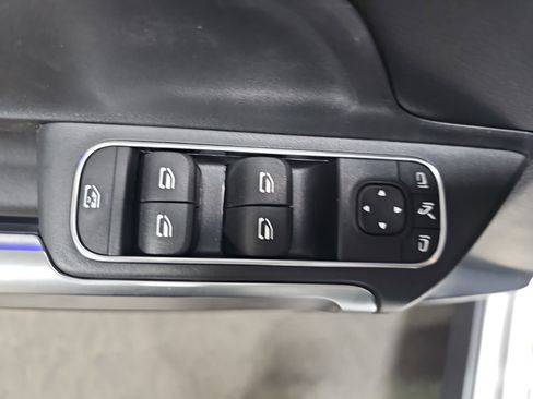 Used 2026 Mercedes-Benz GLB 250 image 27