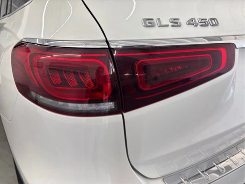 Used 2020 Mercedes-Benz GLS 450 4MATIC image 33