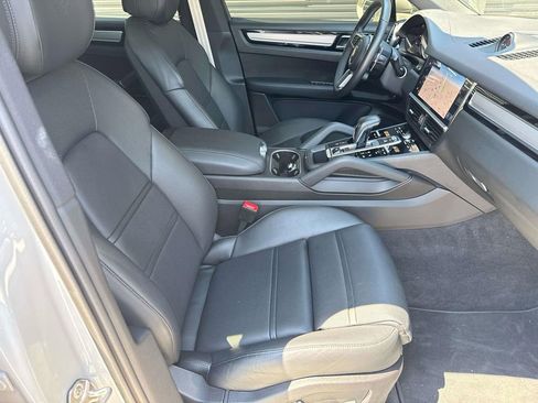 Certified 2023 Porsche Cayenne S Platinum AWD/4WD image 16