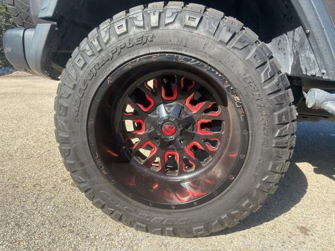 Used 2018 Jeep Wrangler Unlimited Rubicon image 9