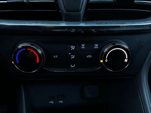 Used 2025 Buick Encore GX Preferred image 26