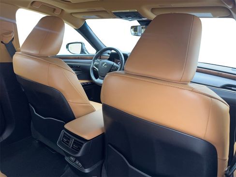 Used 2023 Lexus ES 300h w/ Premium Package image 41