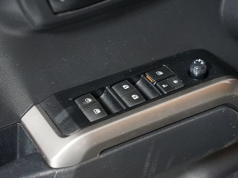 Certified 2023 Toyota Tacoma SR5 AWD/4WD image 32