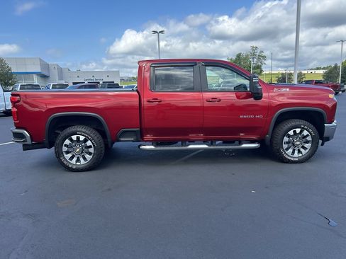 Used 2022 Chevrolet Silverado 2500 LT w/ Convenience Package AWD/4WD image 8