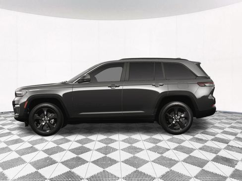 New 2025 Jeep Grand Cherokee Limited w/ Black Appearance Package image 6