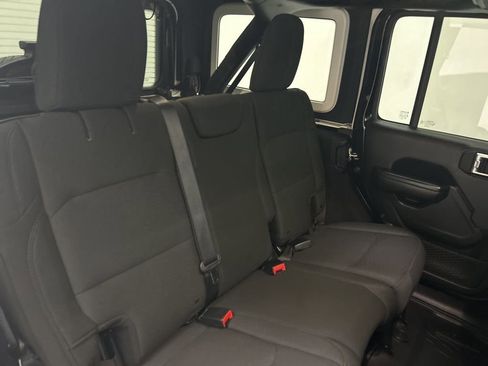 Used 2019 Jeep Wrangler Unlimited Sport S image 28