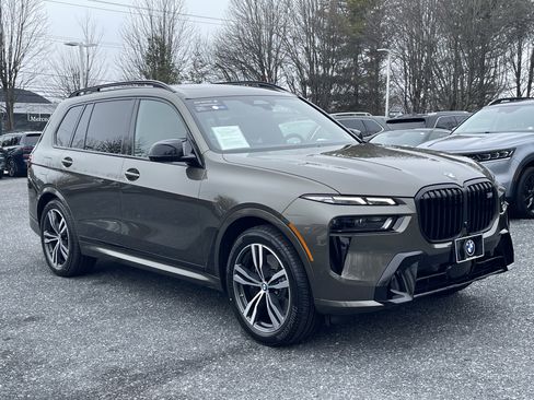 Certified 2025 BMW X7 M60i w/ Executive Package image 3
