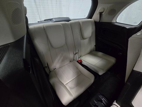 Used 2023 Mercedes-Benz GLB 250 4MATIC w/ Premium Package image 23