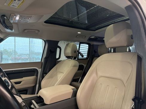 Used 2022 Land Rover Defender 110 SE image 6