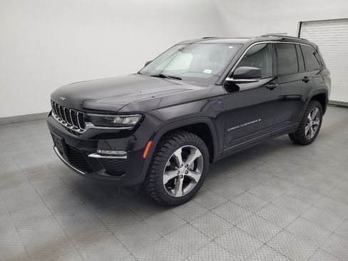 Used 2023 Jeep Grand Cherokee 4WD 4xe image 2