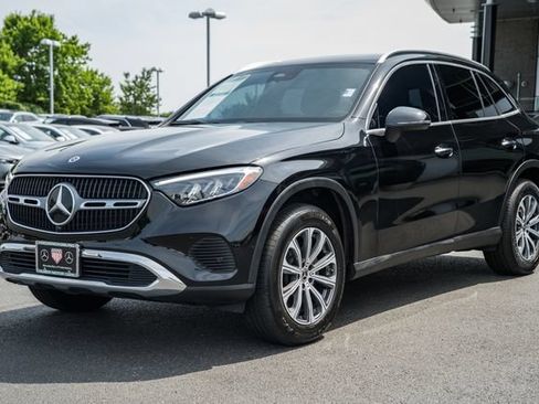 Used 2024 Mercedes-Benz GLC 300 4MATIC image 3