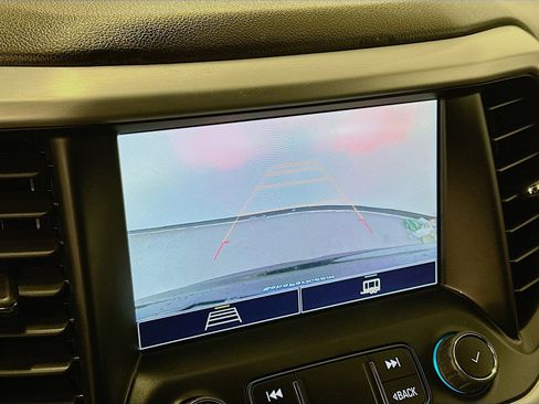 Used 2023 GMC Acadia SLE w/ Driver Convenience Package image 23