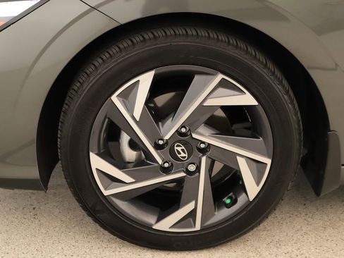 Used 2025 Hyundai Elantra Sport image 32