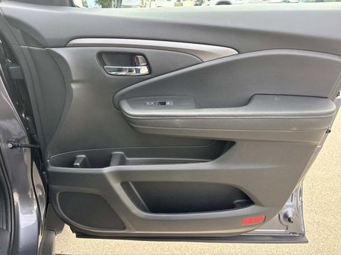 Used 2025 Honda Ridgeline RTL image 14