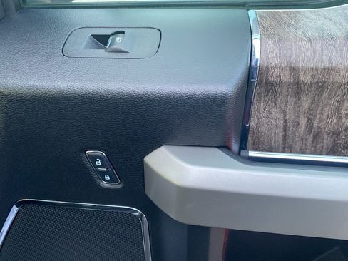 Used 2017 Ford F250 Lariat w/ Lariat Ultimate Package image 12