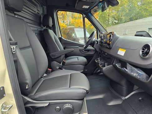 New 2026 Mercedes-Benz Sprinter 2500 image 19