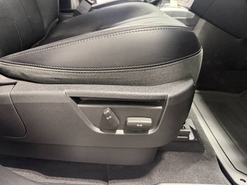 Used 2013 Land Rover LR2 HSE AWD/4WD image 13
