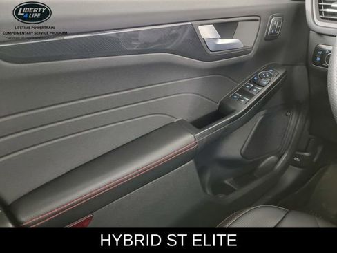 Used 2025 Ford Escape ST-Line Elite w/ Premium Technology Package AWD/4WD image 31