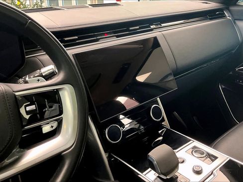 Used 2022 Land Rover Range Rover SE image 12