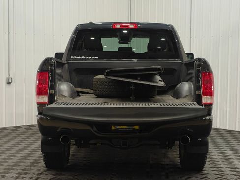Used 2017 RAM 1500 Express AWD/4WD image 16