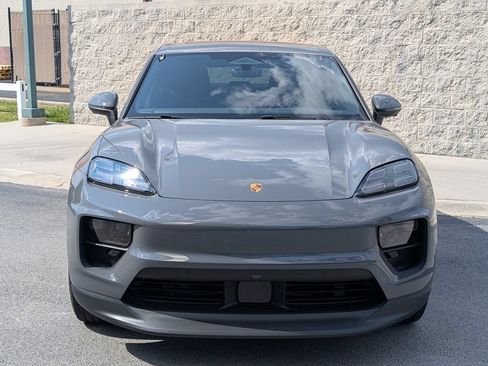 Certified 2026 Porsche Macan 4 Electric AWD/4WD image 10