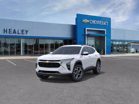 New 2026 Chevrolet Trax LT w/ Driver Confidence Package image 8